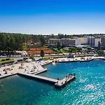 Park Plava Laguna فندق 4*