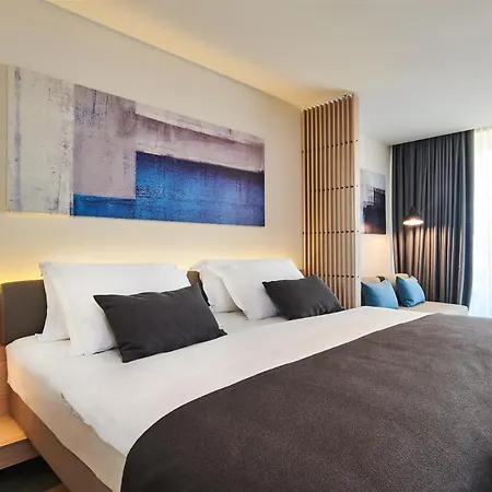 Park Plava Laguna 4*