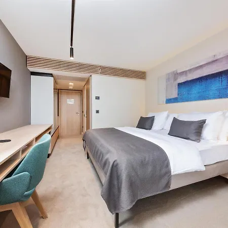 Park Plava Laguna فندق بوريتش