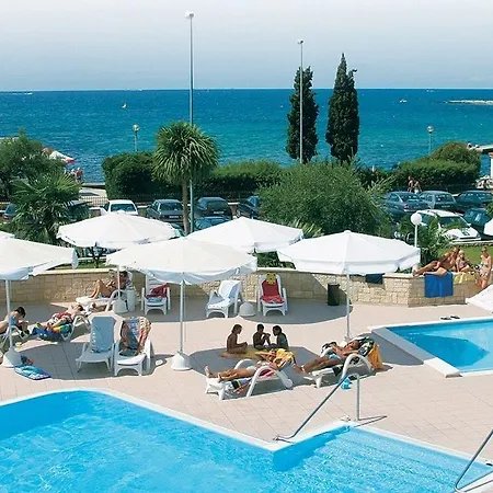 호텔 Park Plava Laguna 4*